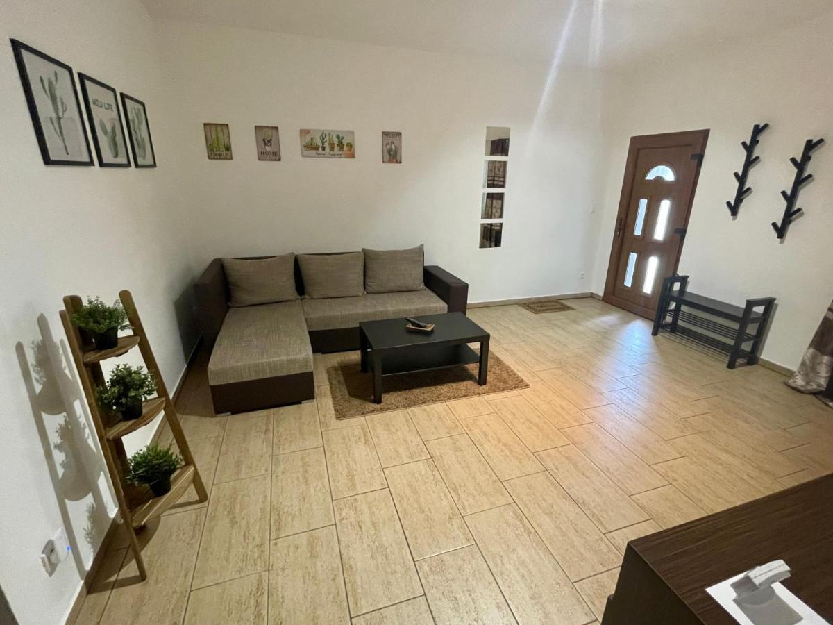 Arviz Apartman Szeged Exterior photo